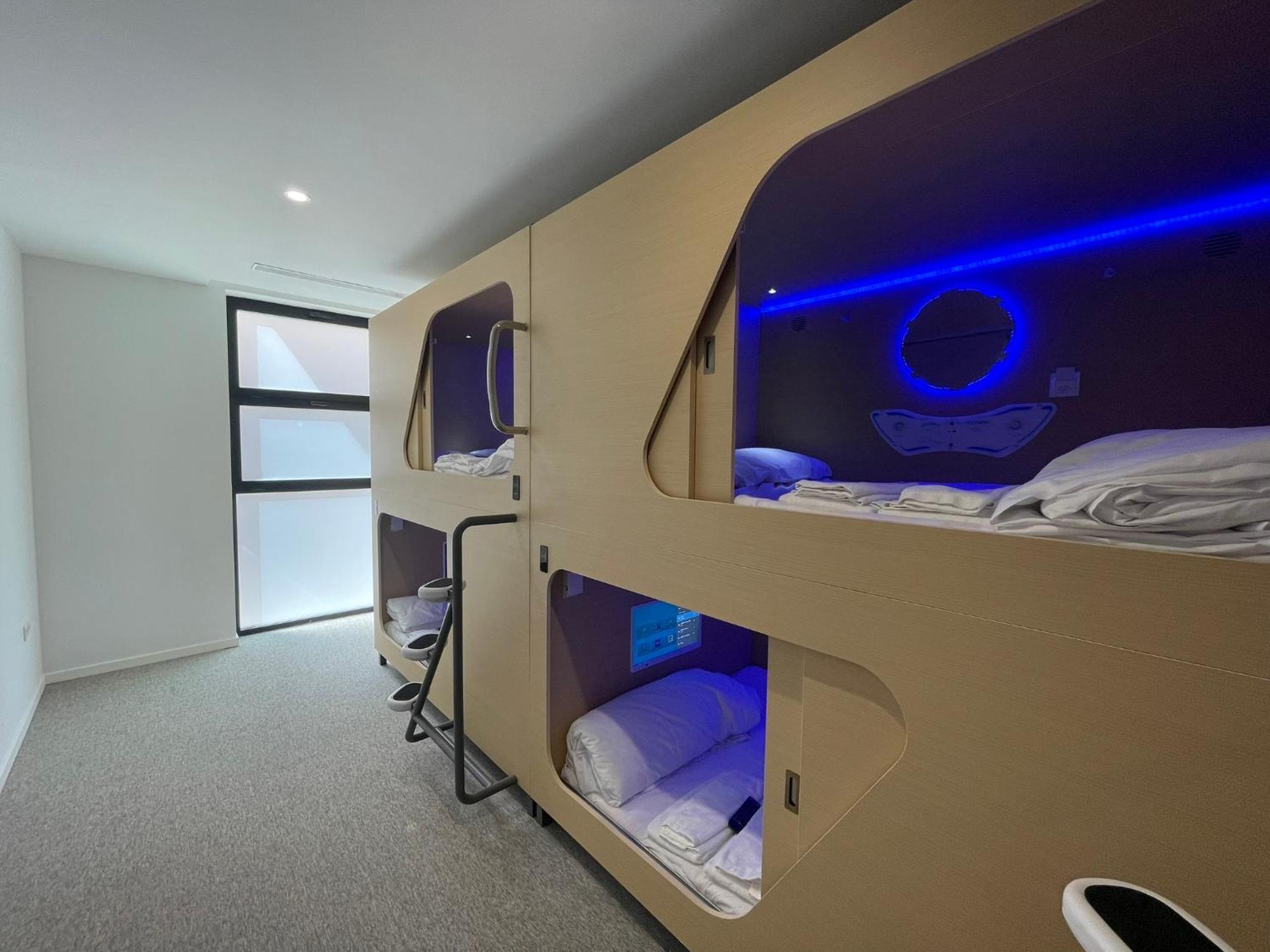 Urban Cube Capsulehotel *