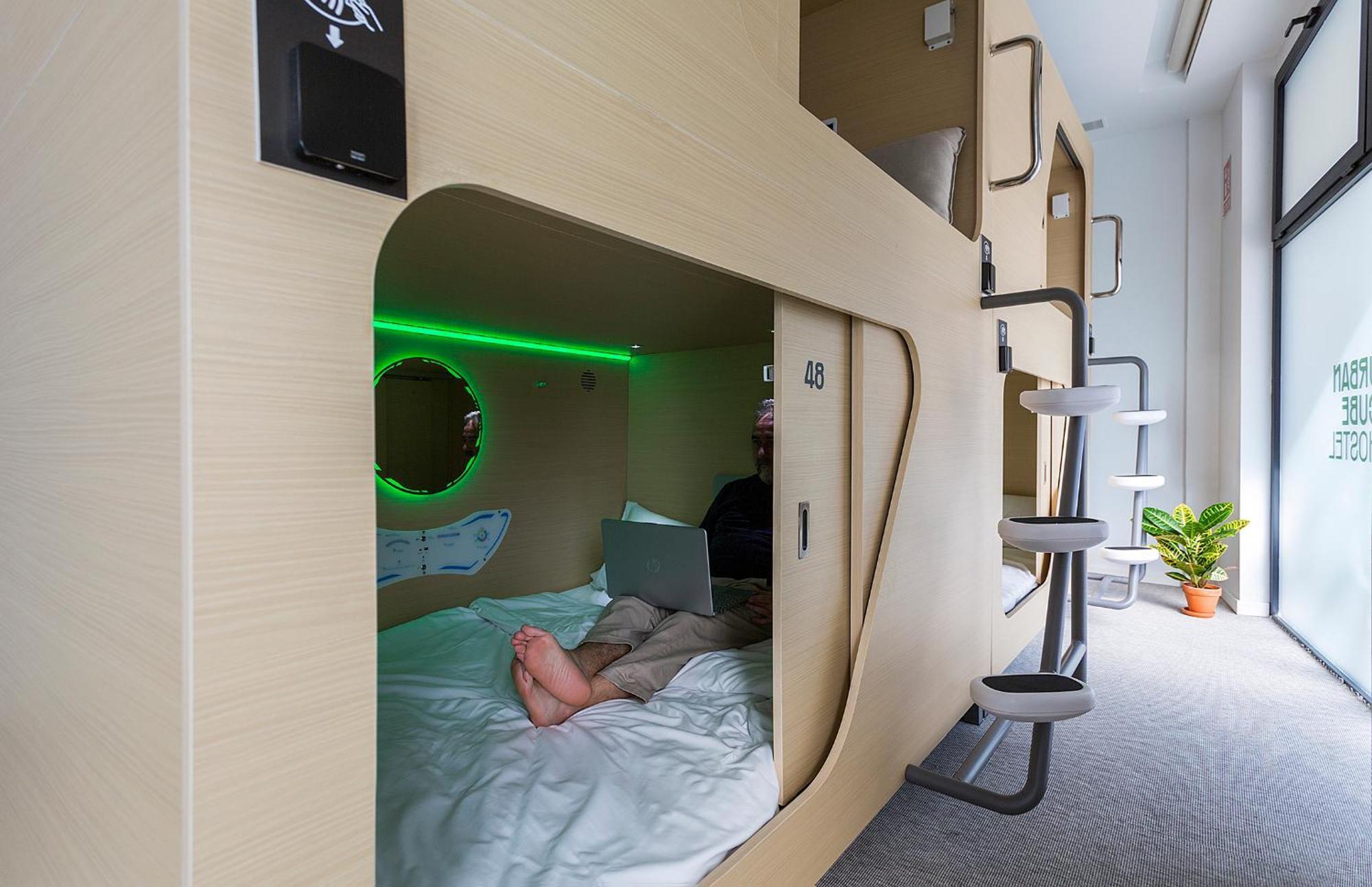 Capsulehotel Urban Cube *